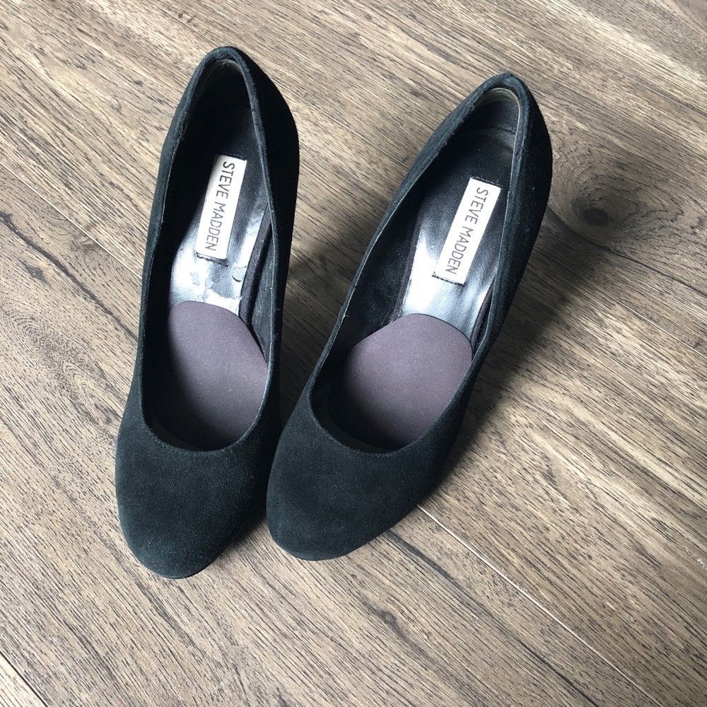 Steve Madden round toe pumps